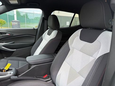 Certified 2025 Chevrolet Trax RS w/ Driver Confidence Package image 12