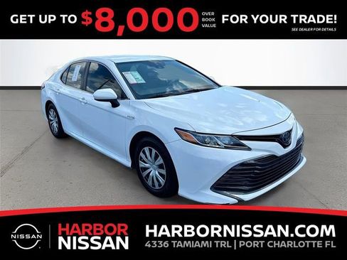 Used 2019 Toyota Camry LE FWD image 1