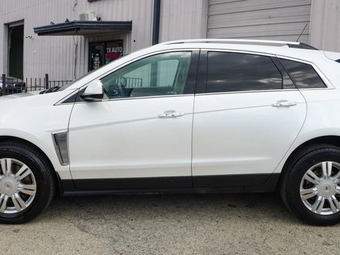 Used 2016 Cadillac SRX Luxury w/ Driver Awareness Package image 3