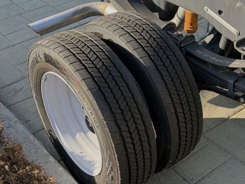 Used 2024 Ford F550 4x4 Crew Cab Super Duty w/ XLT Value Package image 11