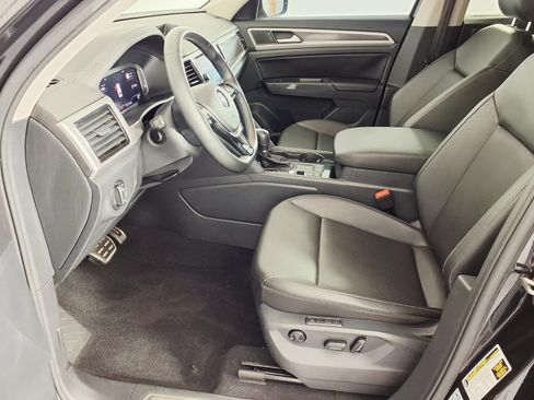 Used 2019 Volkswagen Atlas SEL R-Line FWD image 11