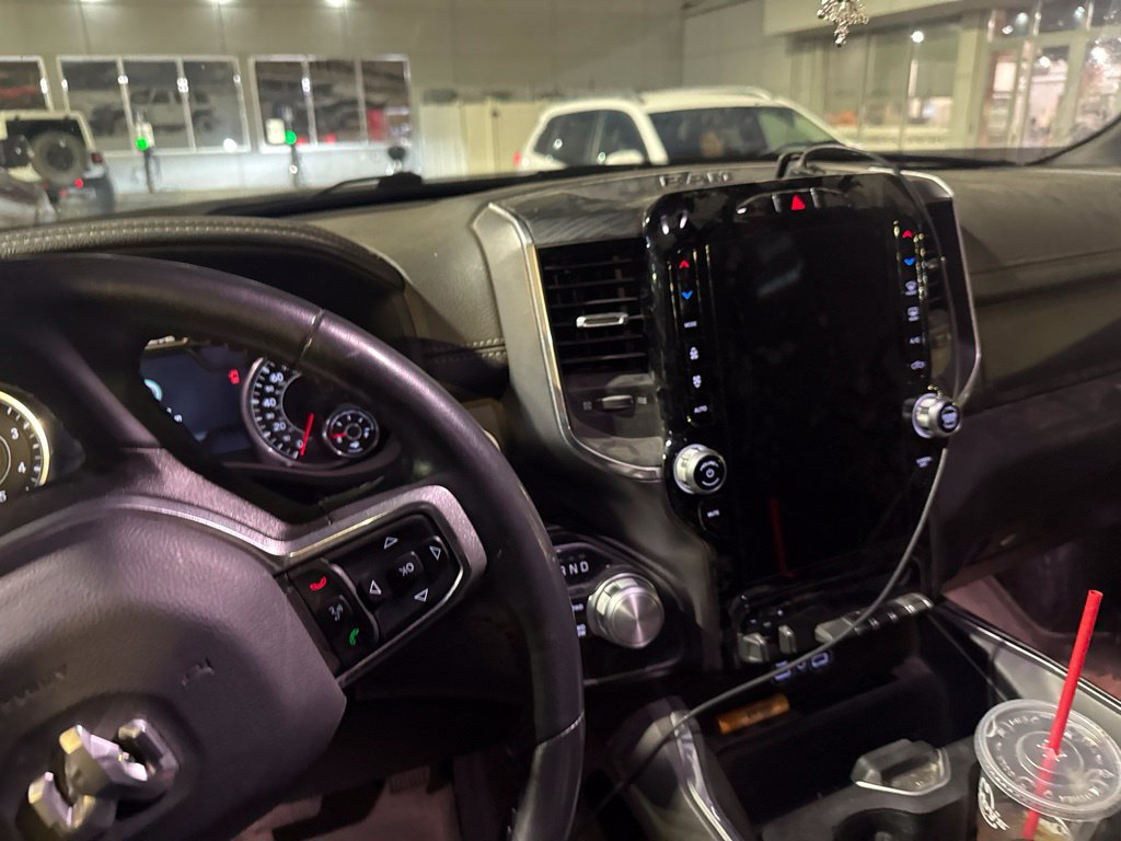 Used 2023 RAM 1500 Laramie AWD/4WD image 15