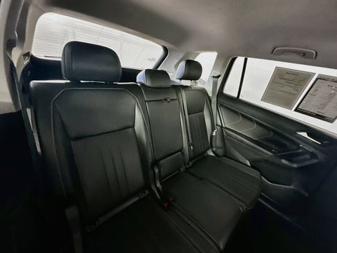 Used 2023 Volkswagen Tiguan SE AWD/4WD image 25