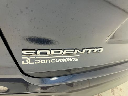 Used 2017 Kia Sorento AWD image 26
