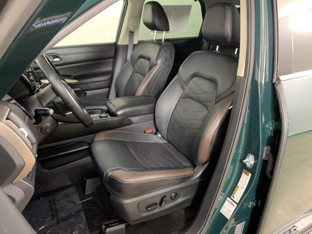 Used 2025 Nissan Pathfinder Platinum w/ Lighting Package (N93) AWD/4WD image 22