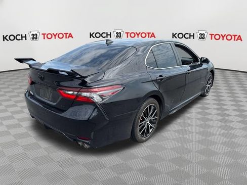 Used 2022 Toyota Camry SE w/ Cold Weather Package FWD image 8