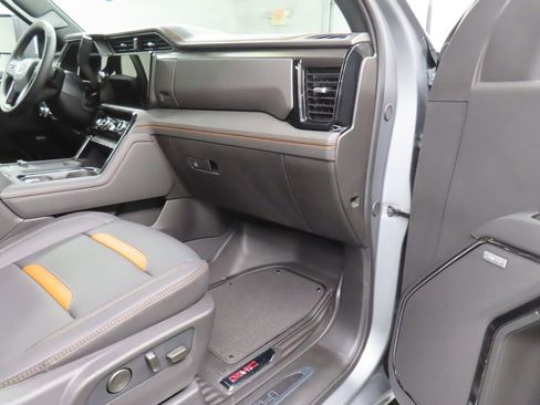 Used 2026 GMC Sierra 2500 AT4 w/ AT4 Premium Plus Package AWD/4WD image 39