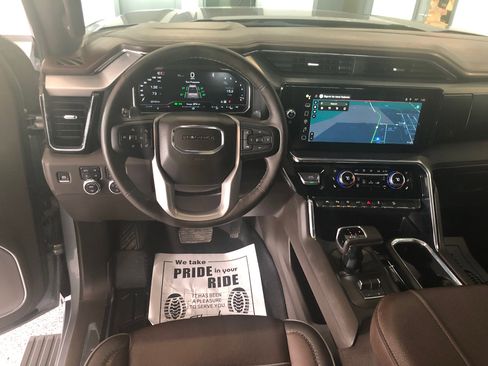 Used 2025 GMC Sierra 1500 Denali w/ Denali Reserve Package image 9