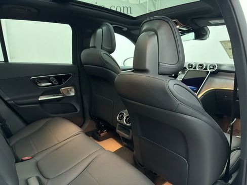Used 2026 Mercedes-Benz GLC 300 image 25