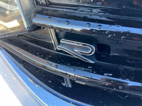 Used 2023 Volkswagen Tiguan SE R-Line image 36