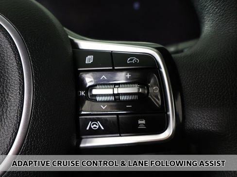 Used 2024 Kia Sorento LX FWD image 3