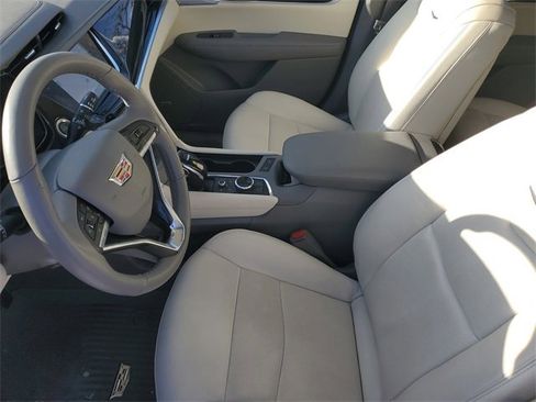 Certified 2024 Cadillac XT6 Premium Luxury w/ LPO, Floor Liner Package image 26