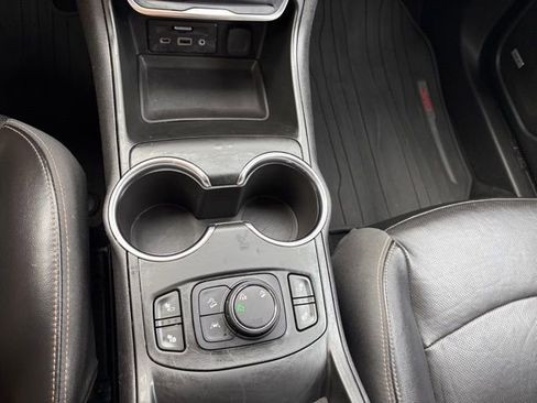 Used 2018 GMC Terrain SLT w/ Infotainment Package II image 18