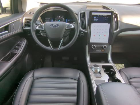 Certified 2024 Ford Edge SEL w/ Convenience Package AWD/4WD image 14