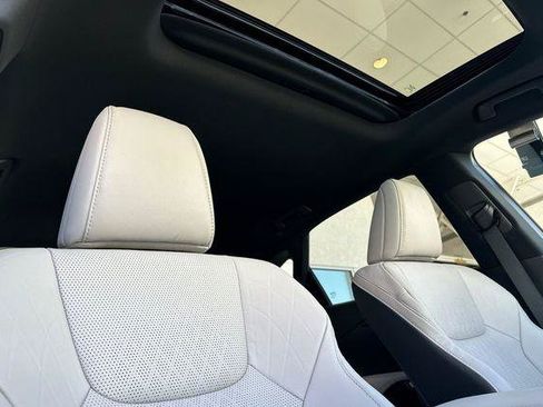 Used 2023 Lexus RX 350 w/ Accessory Package (Z1) AWD/4WD image 17
