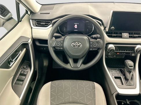 Used 2025 Toyota RAV4 XLE w/ Convenience Package FWD image 10