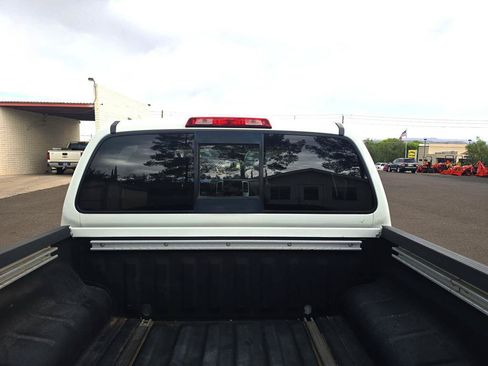 Used 2018 Nissan Frontier PRO-4X AWD/4WD image 31