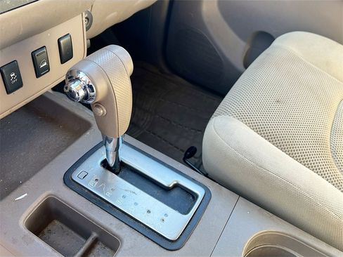 Used 2012 Nissan Frontier SV w/ SV Premium Utility Pkg image 15