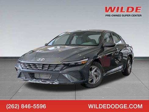 Used 2024 Hyundai Elantra SE image 1