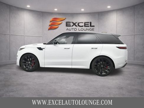 Used 2023 Land Rover Range Rover Sport SE Dynamic AWD/4WD image 3