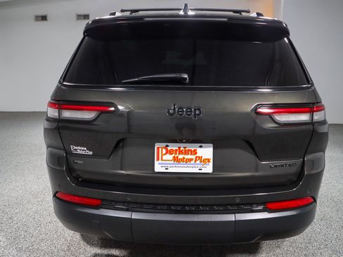 Used 2022 Jeep Grand Cherokee L Limited w/ Black Appearance Package RWD image 8