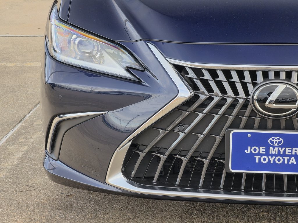 Used 2024 Lexus ES 350 w/ Premium Package FWD image 5