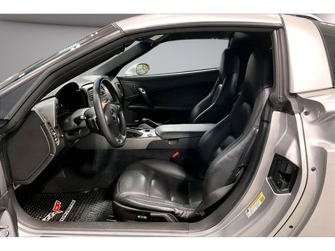 Used 2007 Chevrolet Corvette Coupe w/ Preferred Equipment Group RWD image 22