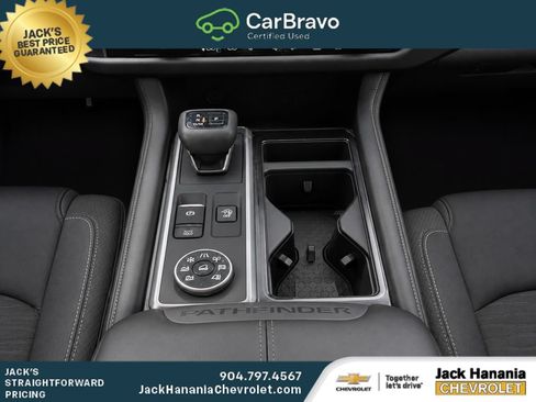 Used 2022 Nissan Pathfinder SV AWD/4WD image 17