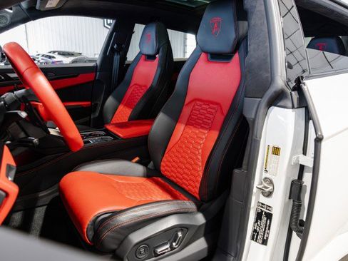 Used 2022 Lamborghini Urus AWD/4WD image 30