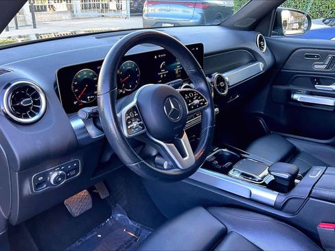 Used 2020 Mercedes-Benz GLB 250 GLB 250 image 17