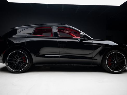 Used 2022 Aston Martin DBX AWD/4WD image 36