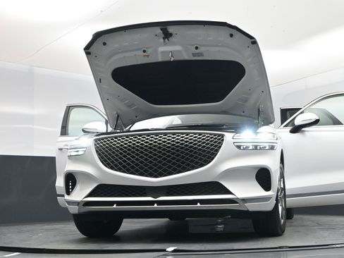 Used 2024 Genesis GV70 2.5T w/ Select Package image 22