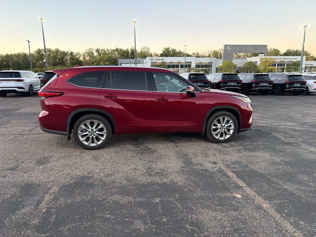 Used 2021 Toyota Highlander Limited AWD/4WD image 15
