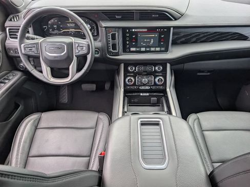 Used 2023 GMC Yukon Denali RWD image 9