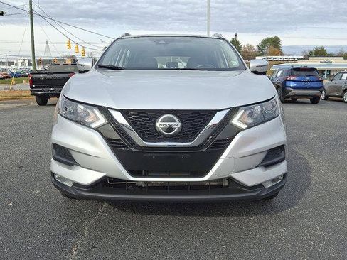 Used 2022 Nissan Rogue Sport SV w/ Technology Package image 2