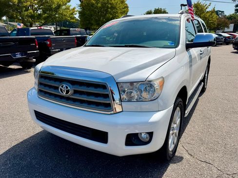 Used 2017 Toyota Sequoia Platinum AWD/4WD image 1