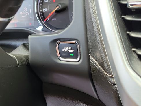 Used 2023 GMC Acadia SLE w/ Driver Convenience Package FWD image 29