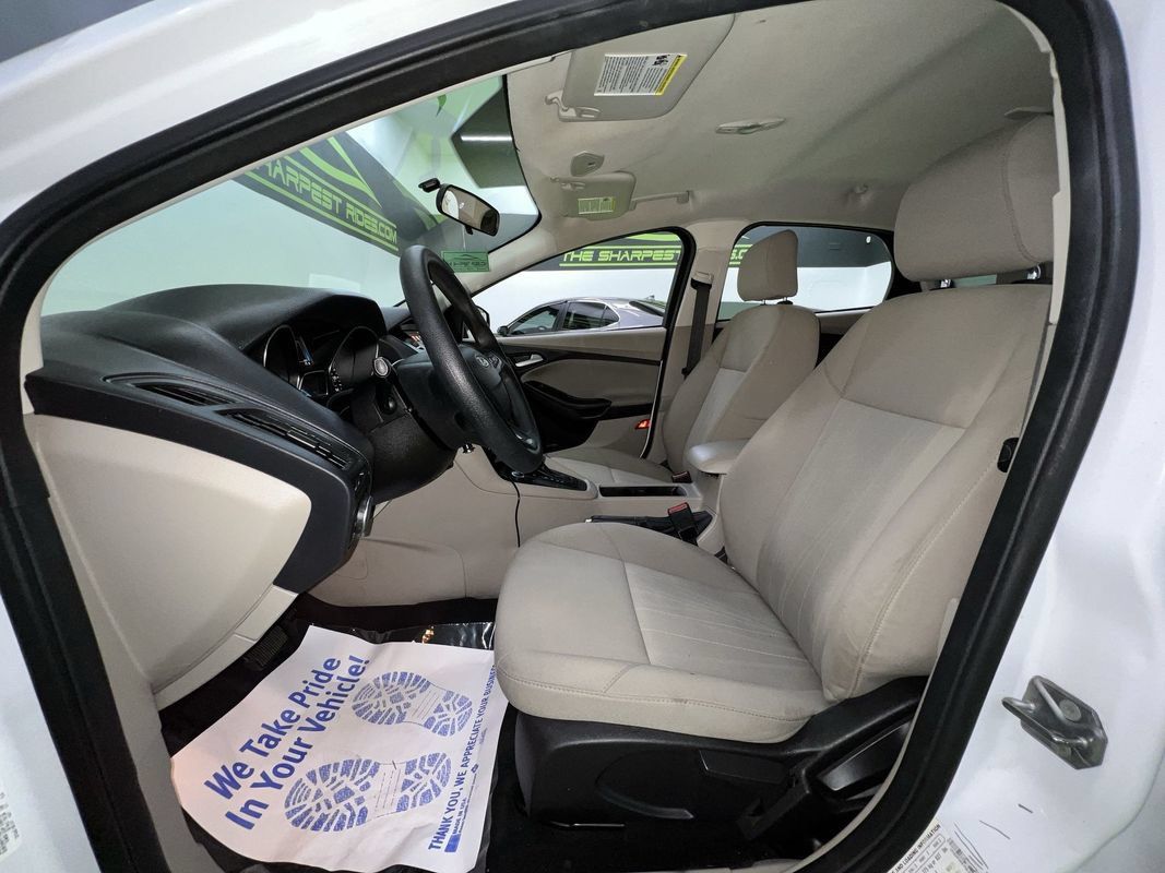 Used 2016 Ford Focus SE FWD image 17