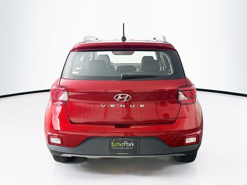 Used 2025 Hyundai Venue SEL image 7