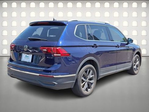 Used 2023 Volkswagen Tiguan SE w/ Panoramic Sunroof Package AWD/4WD image 7