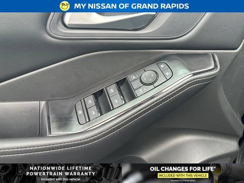 New 2026 Nissan Rogue SV w/ Cold Weather Package AWD/4WD image 12