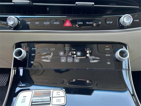 Used 2026 Genesis GV70 2.5T image 25