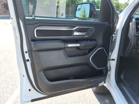 Used 2022 RAM 1500 Laramie AWD/4WD image 21