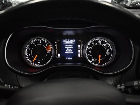 Used 2019 Jeep Cherokee Latitude Plus w/ Cold Weather Group image 15