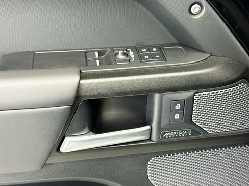 Certified 2024 Land Rover Defender 90 V8 AWD/4WD image 22