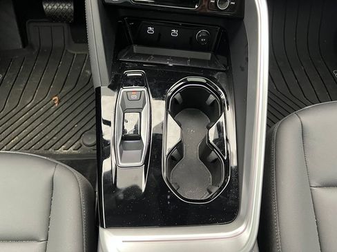 Used 2025 Audi Q5 Premium AWD/4WD image 11