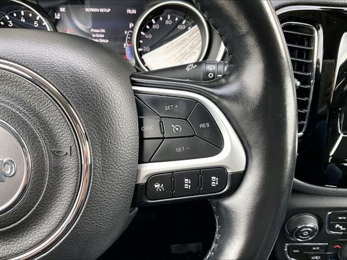 Used 2021 Jeep Compass Latitude image 11