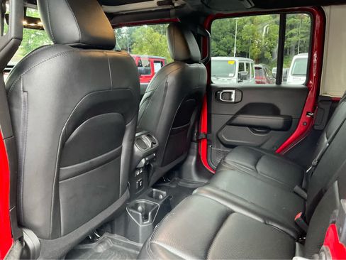 Used 2022 Jeep Wrangler Unlimited Sahara w/ LED Lighting Group AWD/4WD image 24