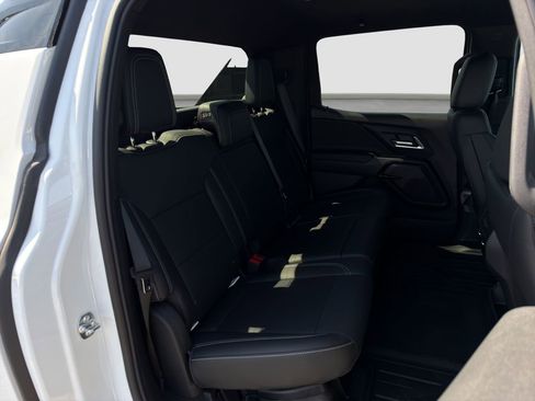 Used 2025 Chevrolet Silverado EV LT AWD/4WD image 19