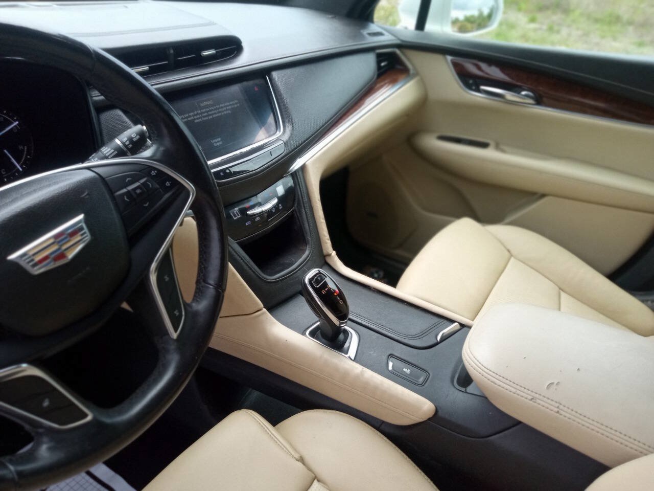 Used 2017 Cadillac XT5 Luxury FWD image 12